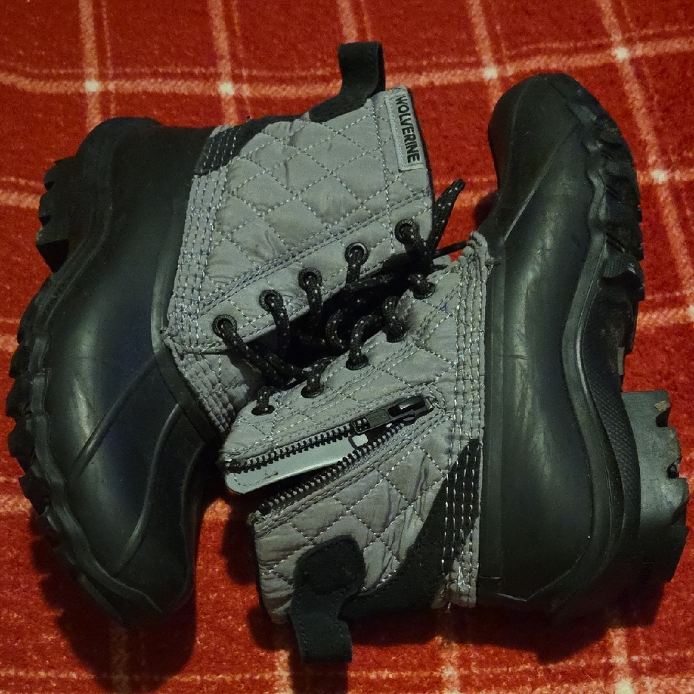 Wolverine Quilted Gray and Black Boots